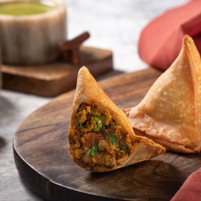 Aloo Pyaz Samosa
